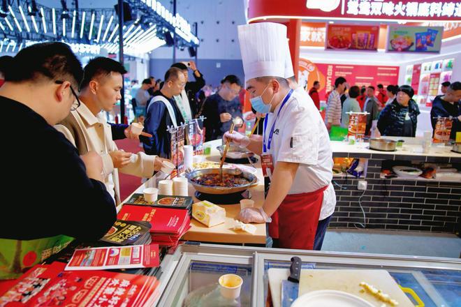 产业迈向高品质发展阶段麻将胡了直击糖酒会麻辣(图2)