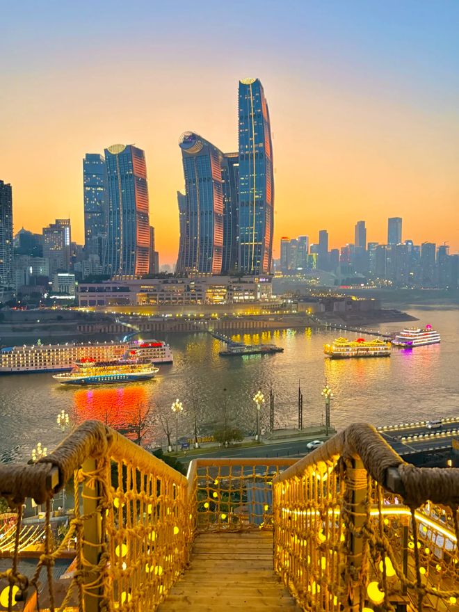 :魔幻城市+市井烟火+美食地图PG麻将胡了重庆六日游精华版(图1) :魔幻城市+市井烟火+美食地图PG麻将胡了重庆六日游精华版(图1)