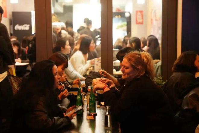 垃圾食品”把日本人迷得神魂颠倒麻将胡了2模拟器中国人嫌弃的“(图12) 垃圾食品”把日本人迷得神魂颠倒麻将胡了2模拟器中国人嫌弃的“(图12)